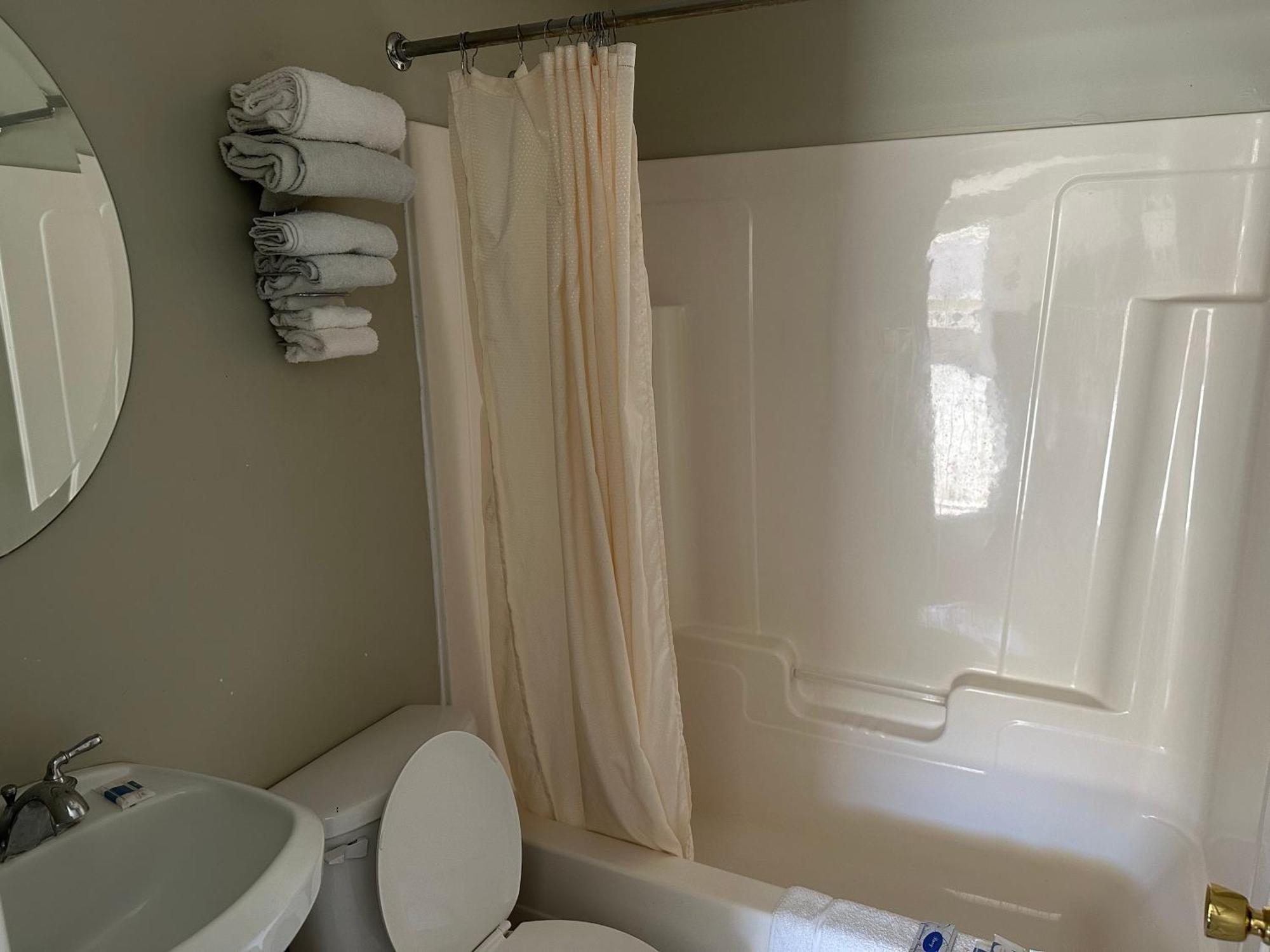 Economy Inn Alfred 외부 사진