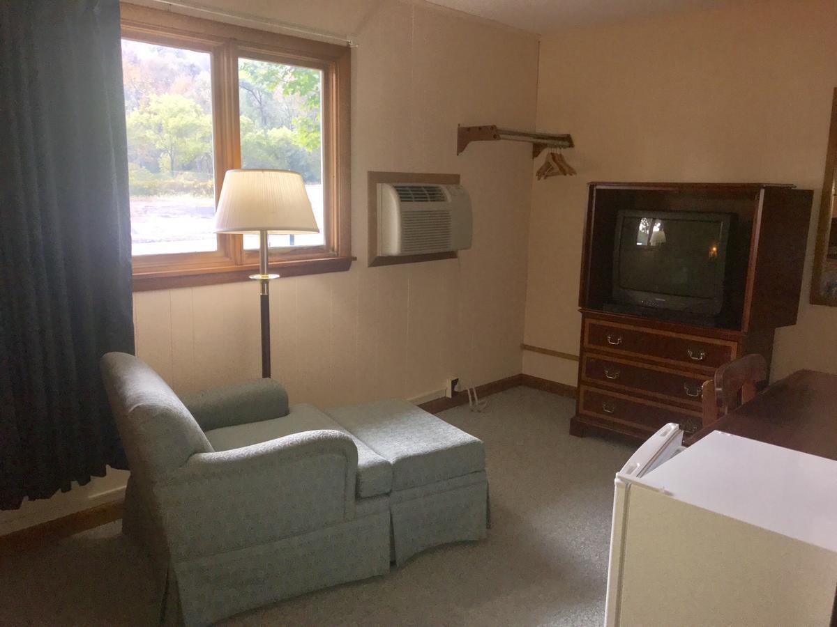 Economy Inn Alfred 외부 사진