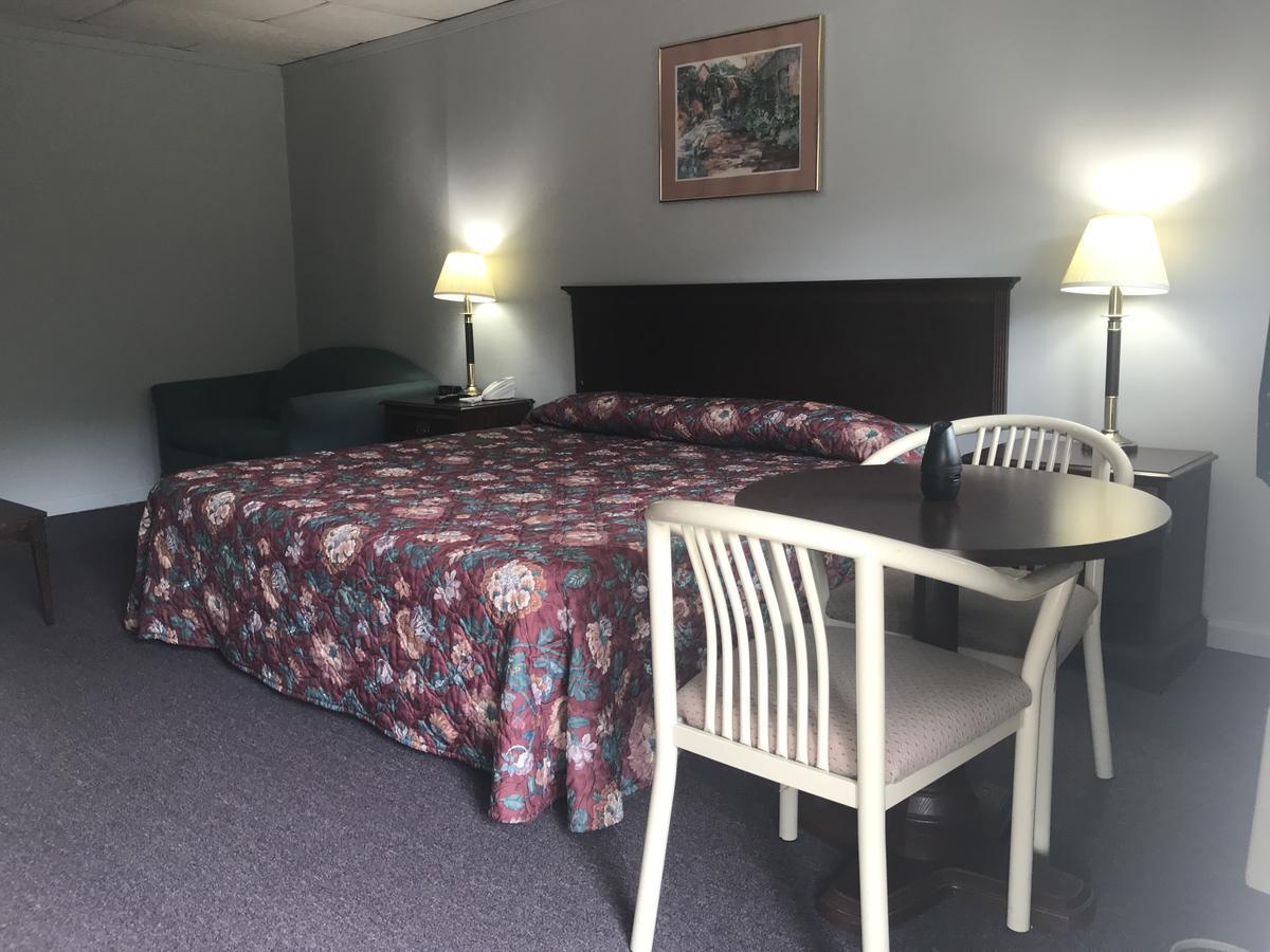 Economy Inn Alfred 외부 사진